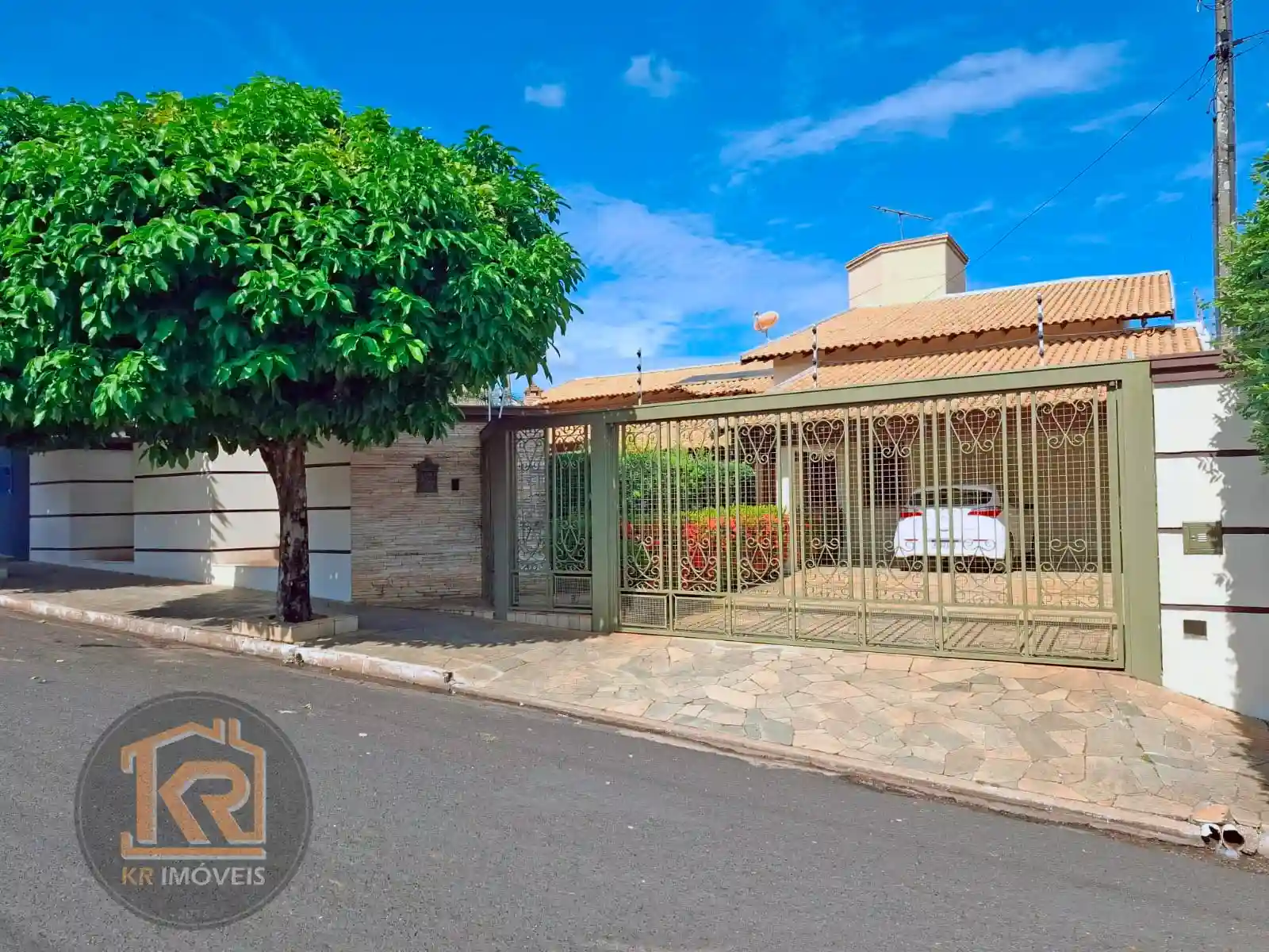 Casa com 4 quartos à venda, 415m² — foto 1 de 40