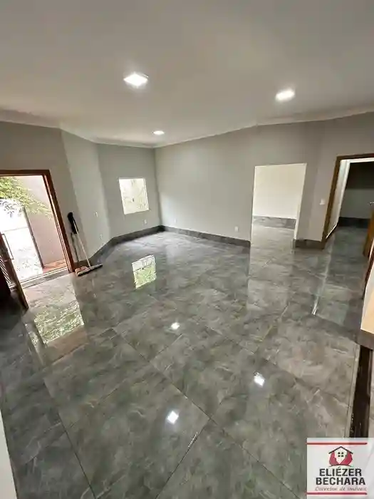 Casa com 4 quartos à venda, 190m² — foto 2 de 26