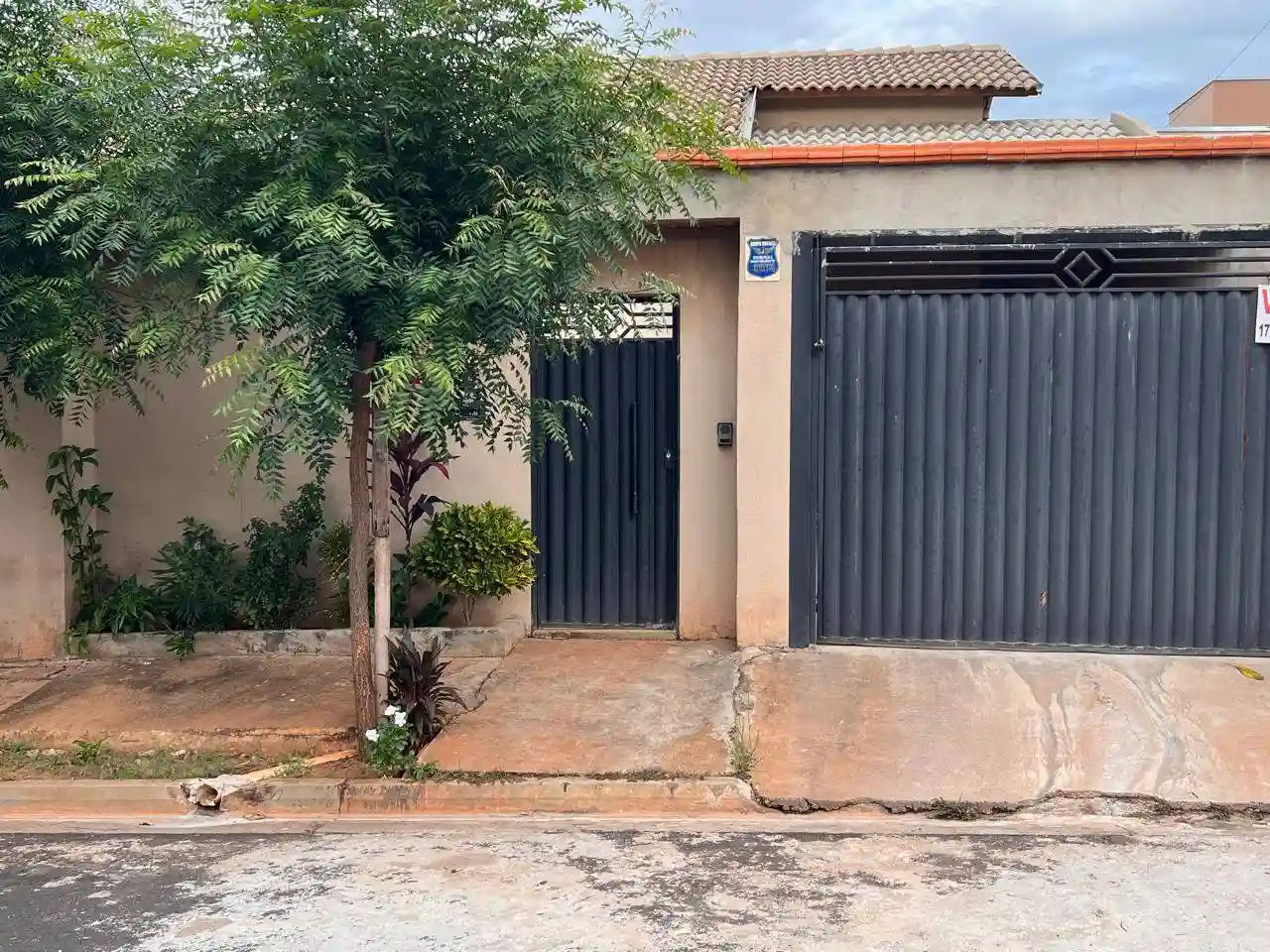 Casa com 3 quartos à venda, 88m² — foto 1 de 15