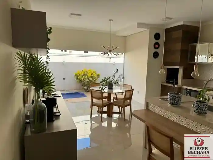 Casa com 3 quartos à venda, 140m² — foto 1 de 25