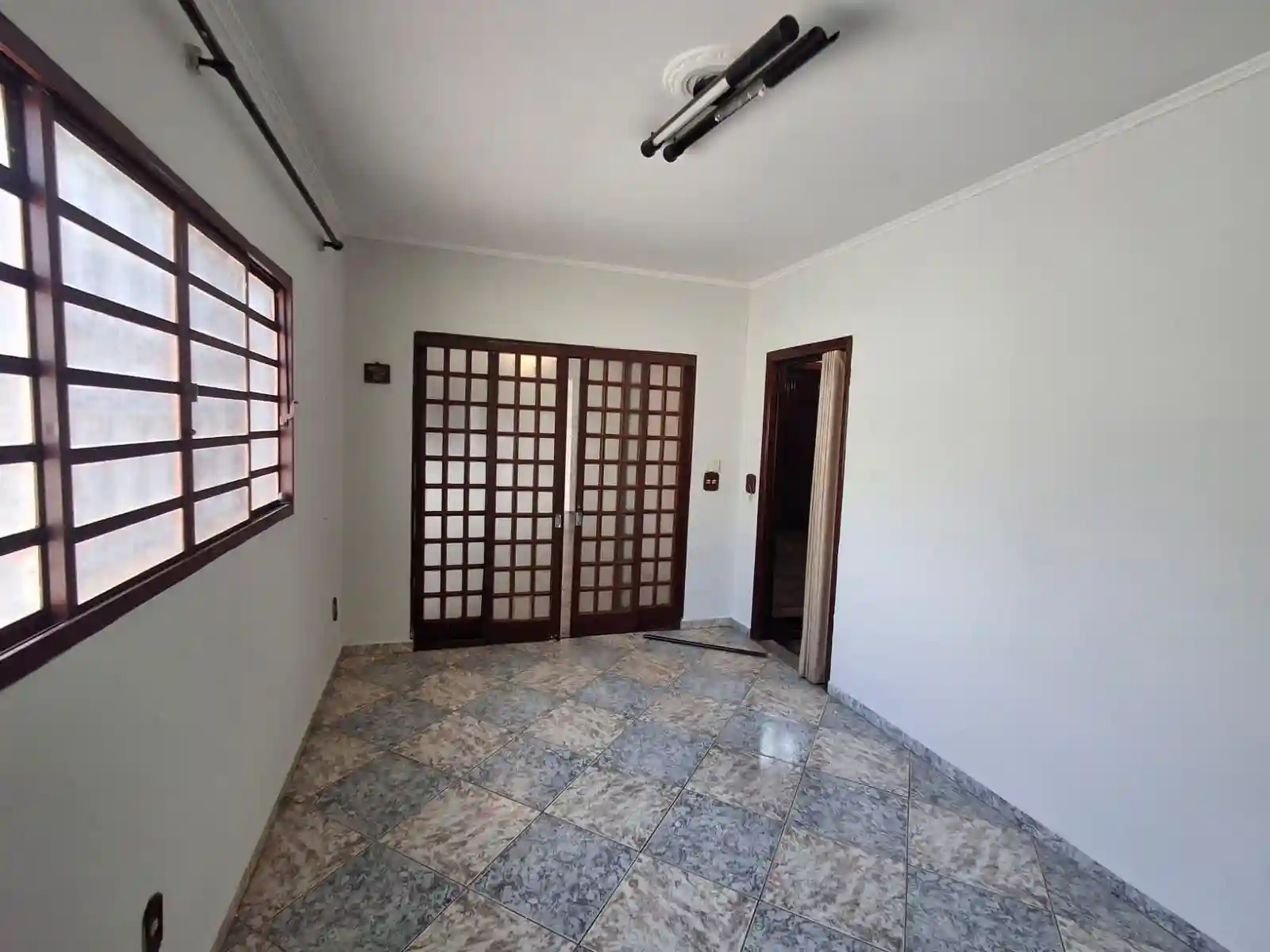 Casa com 3 quartos para aluguel, 180m² — foto 3 de 18