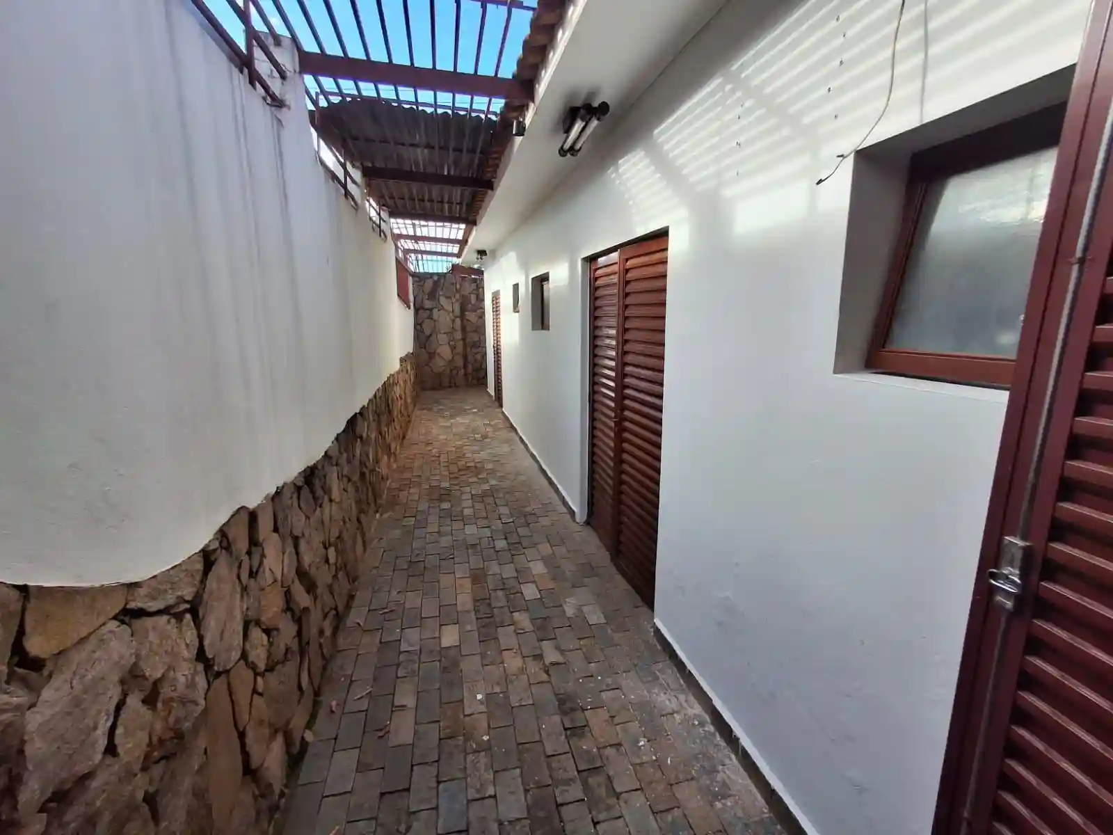 Casa com 3 quartos para aluguel, 180m² — foto 17 de 18