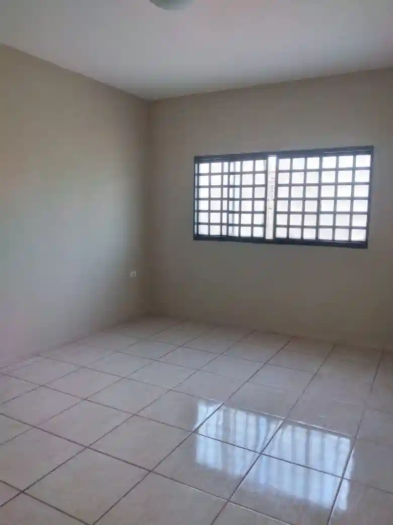 Casa à venda — foto 2 de 6