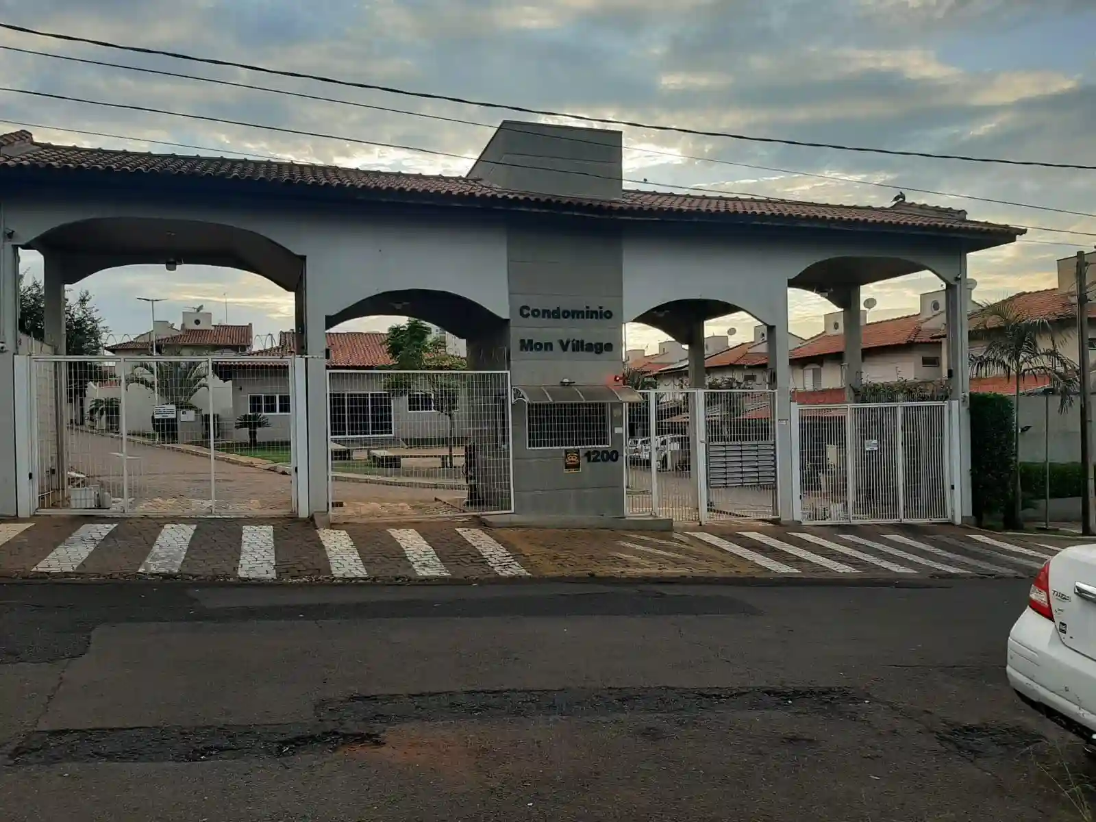 Casa de Condomínio com 3 quartos à venda, 160m² — foto 1 de 23