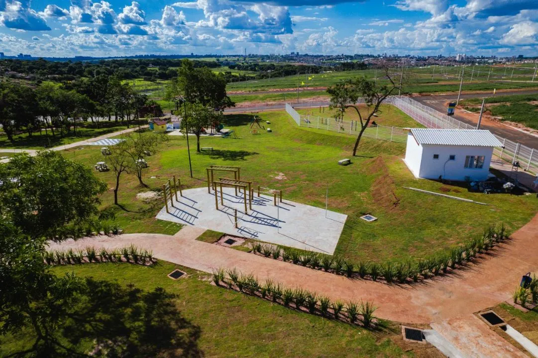 Terreno / Lote / Condomínio à venda — foto 2 de 11