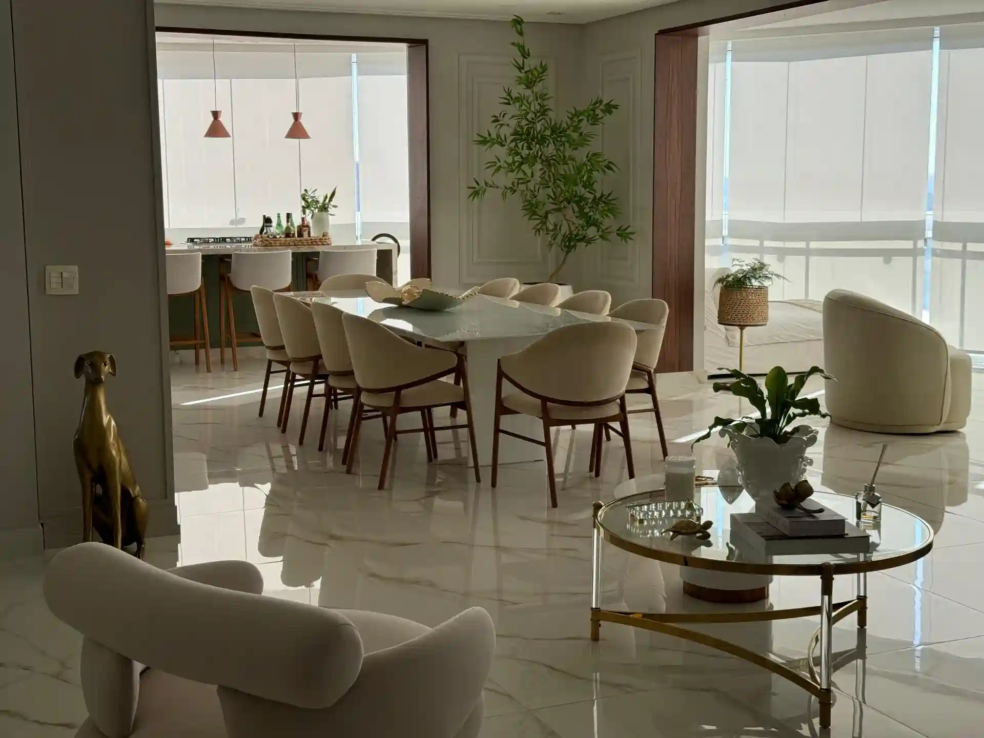 Apartamento com 4 quartos à venda, 300m² — foto 2 de 11