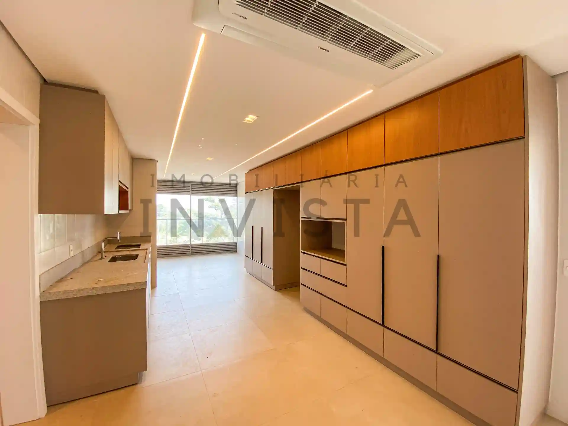 Apartamento com 4 quartos para aluguel, 343m² — foto 2 de 9