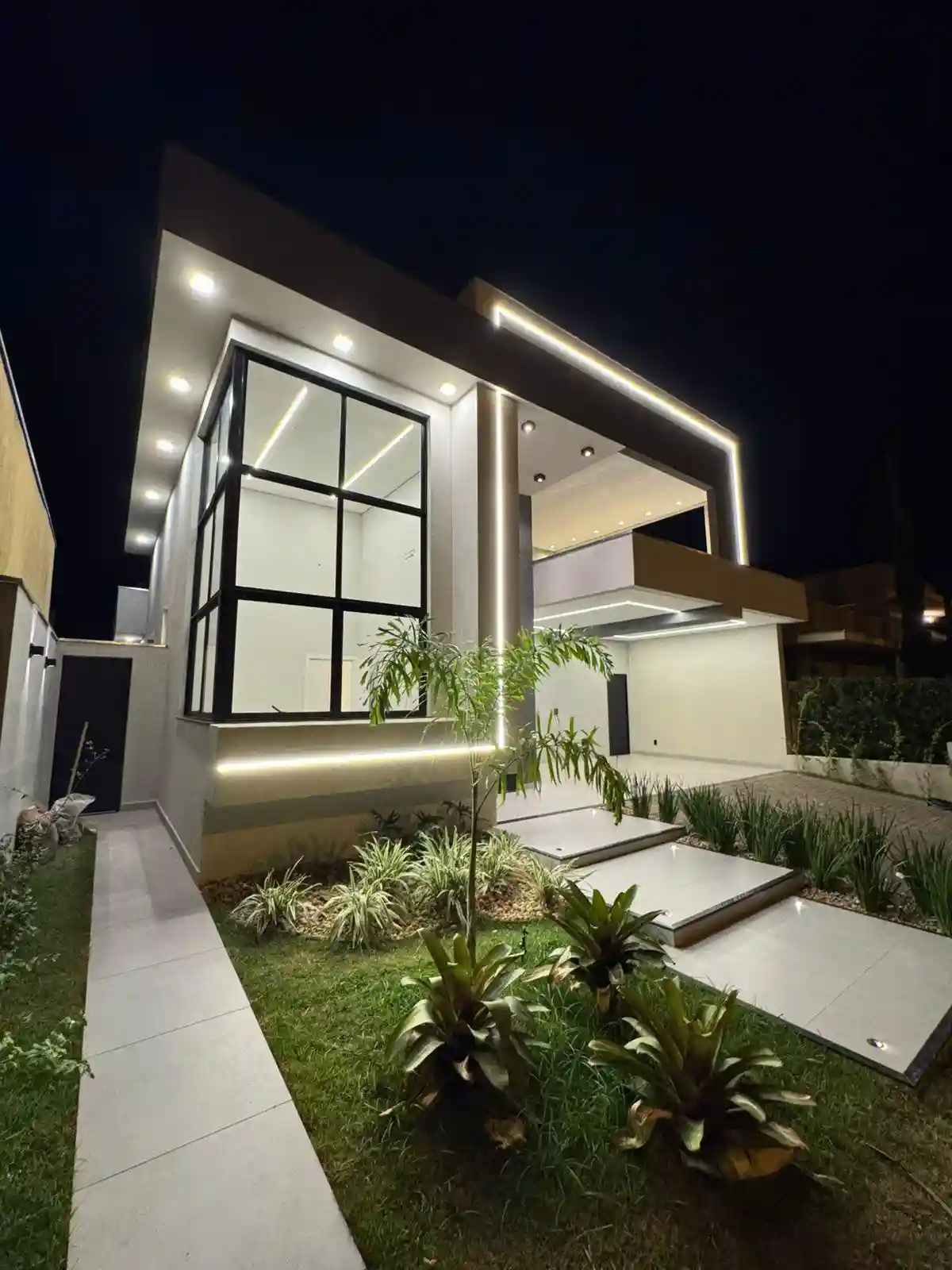 Casa de Condomínio com 3 quartos à venda, 362m² — foto 2 de 17
