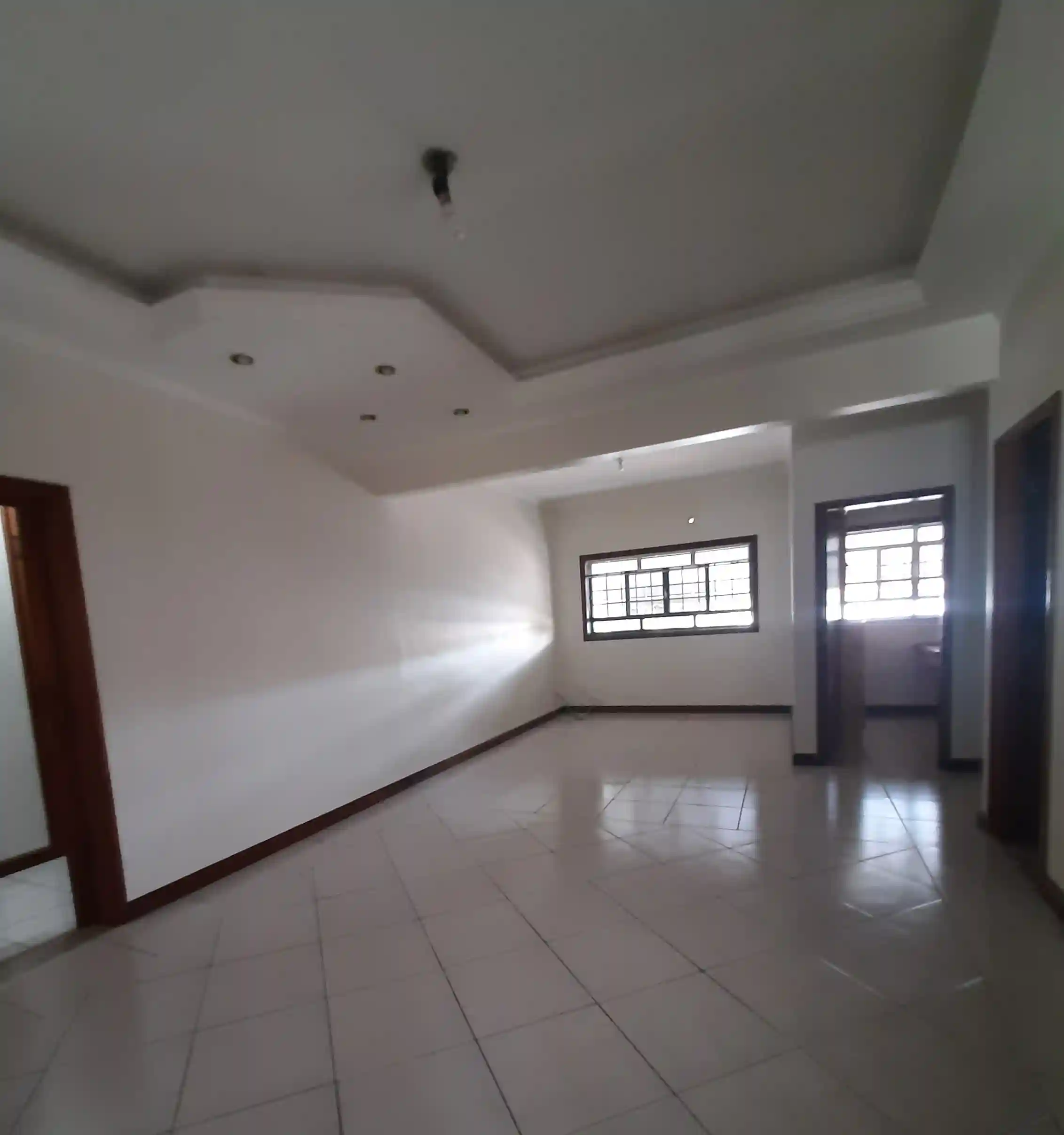 Casa com 3 quartos para aluguel, 350m² — foto 6 de 13