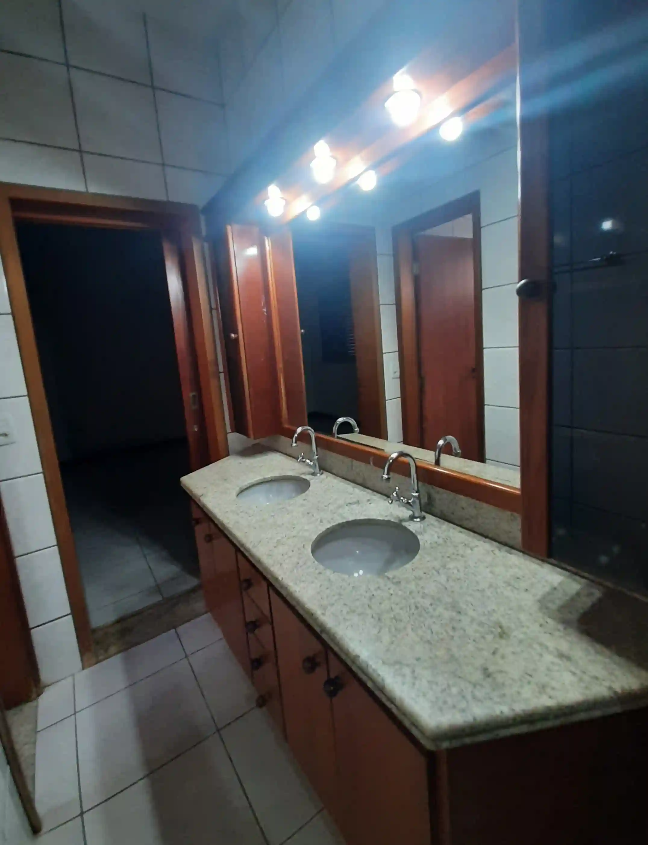 Casa com 3 quartos para aluguel, 350m² — foto 9 de 13
