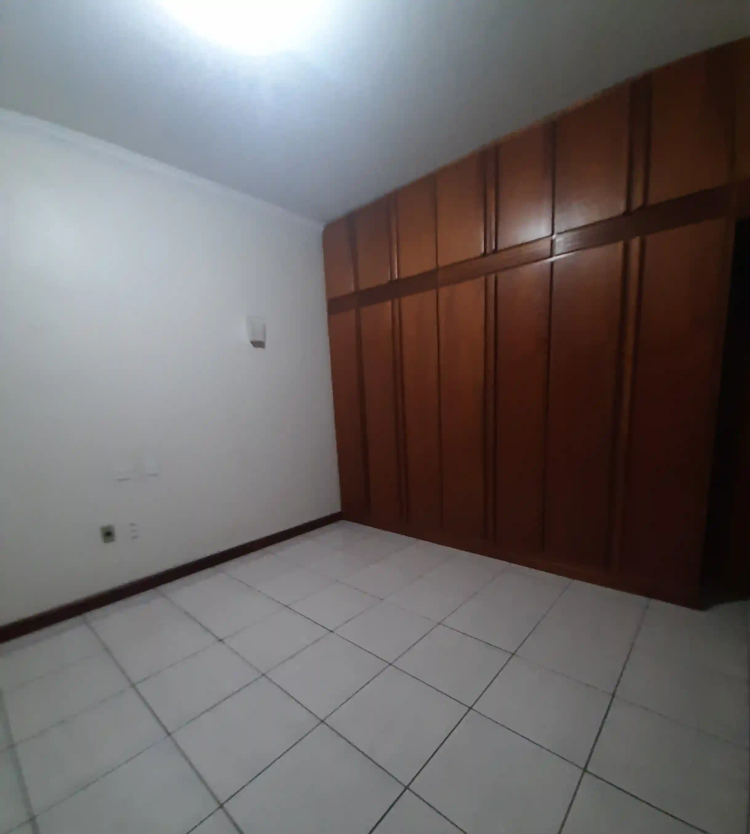 Casa com 3 quartos para aluguel, 350m² — foto 8 de 13
