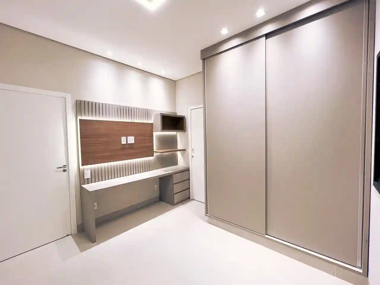 Casa de Condomínio com 4 quartos à venda, 249m² — foto 16 de 26
