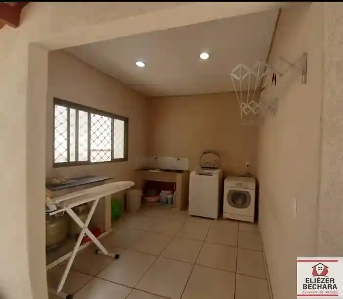Casa com 3 quartos à venda, 256m² — foto 13 de 29