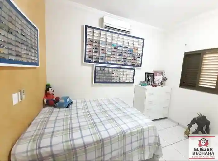 Casa com 3 quartos à venda, 256m² — foto 24 de 29