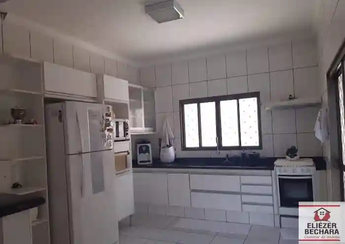 Casa com 3 quartos à venda, 256m² — foto 11 de 29