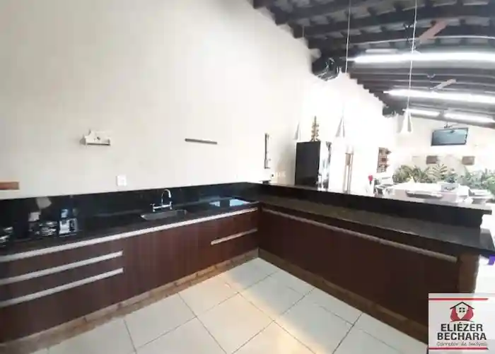 Casa com 3 quartos à venda, 256m² — foto 6 de 29