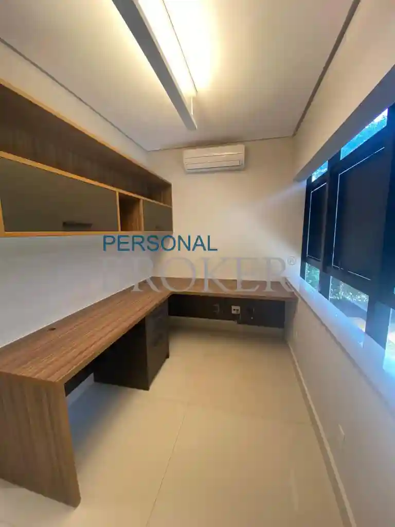 Casa de Condomínio com 5 quartos para aluguel, 500m² — foto 3 de 9