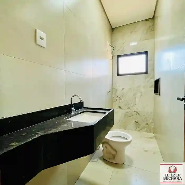 Casa com 3 quartos à venda, 107m² — foto 2 de 10