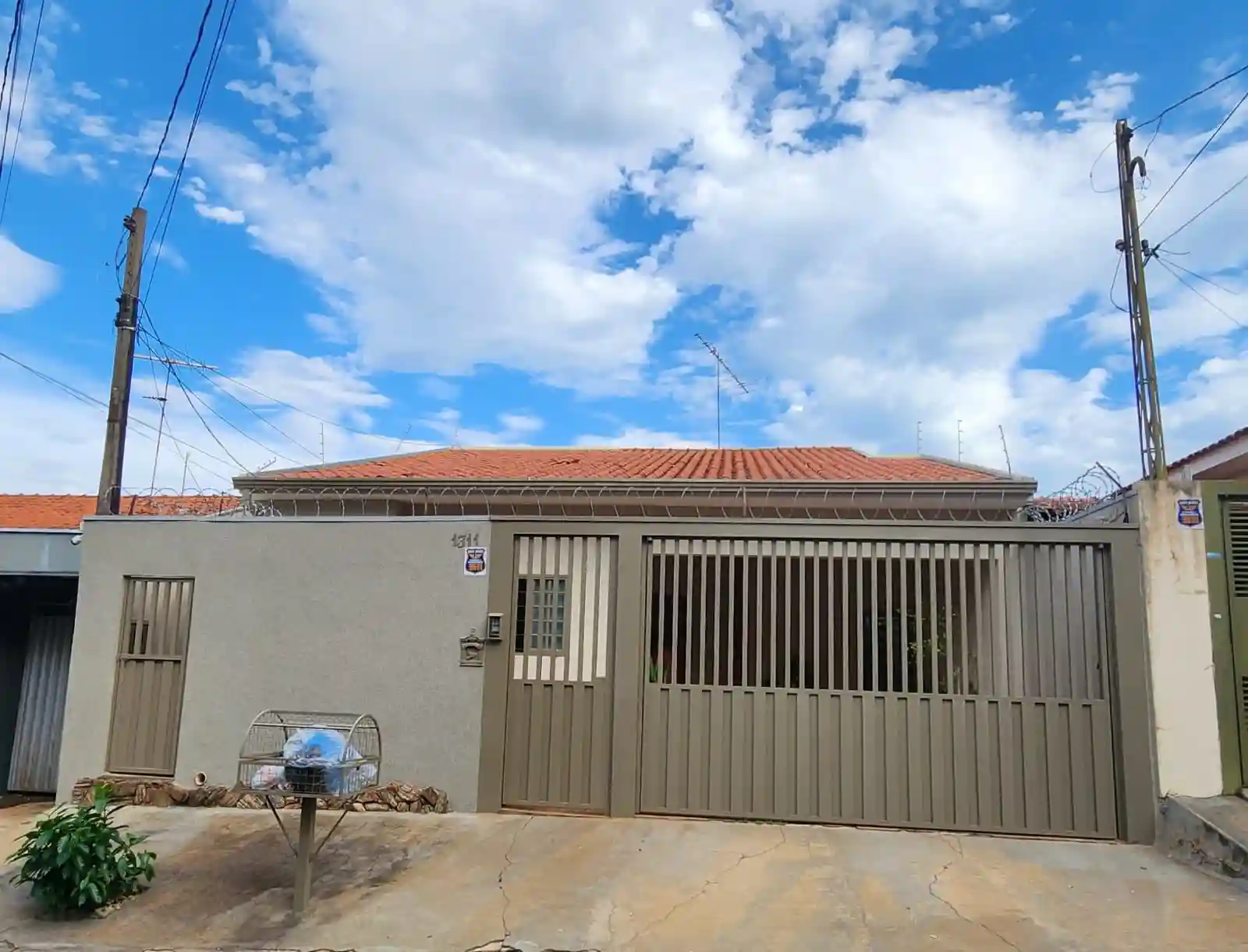 Casa com 3 quartos à venda, 134m² — foto 2 de 25