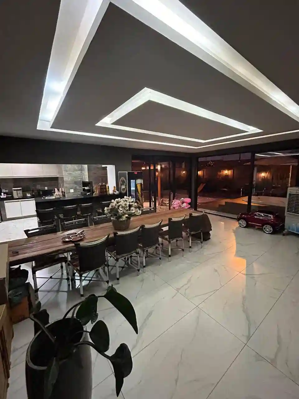 Casa de Condomínio com 3 quartos à venda, 270m² — foto 1 de 25