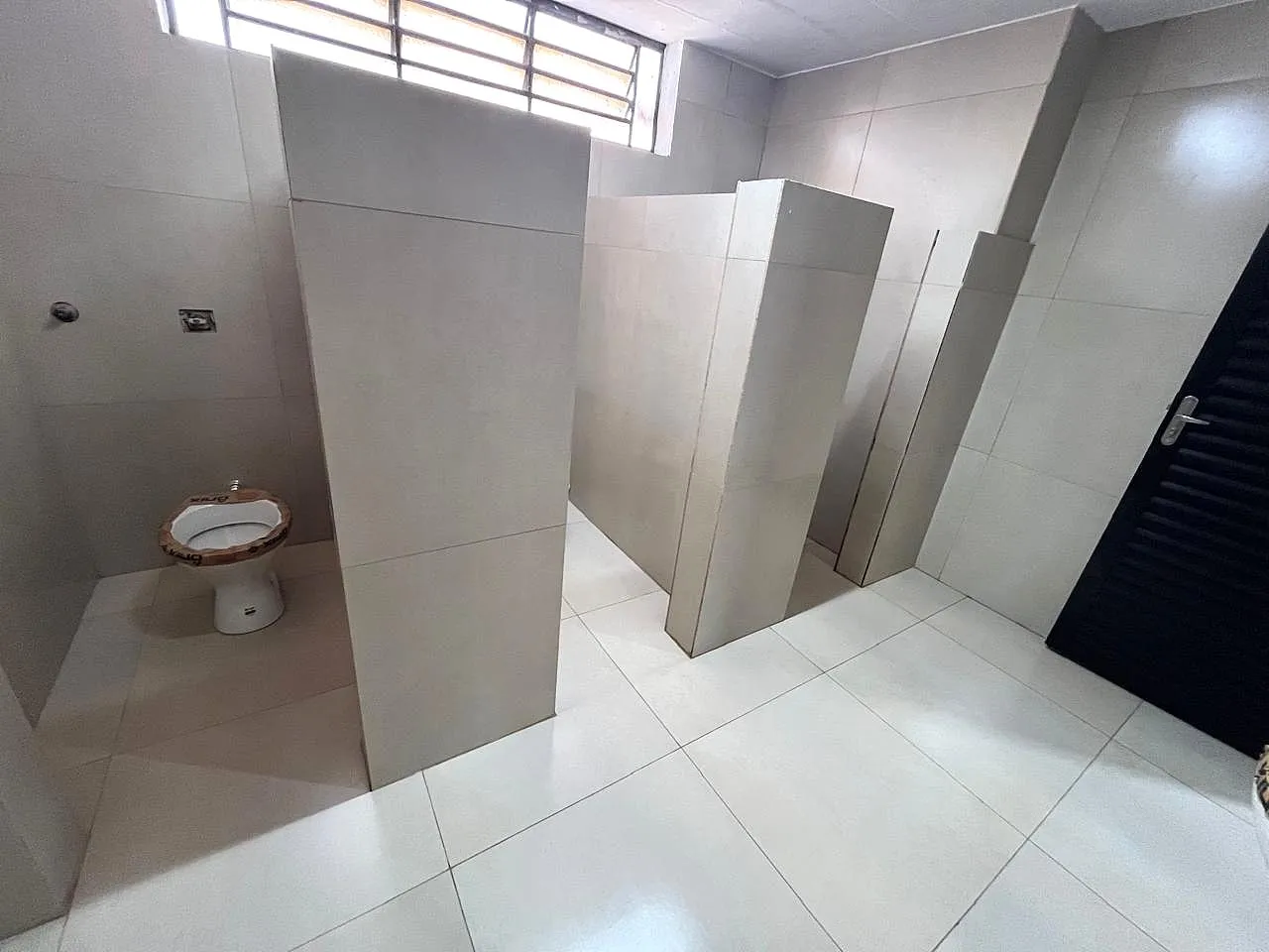 Galpão / Depósito / Armazém para aluguel, 720m² — foto 10 de 14