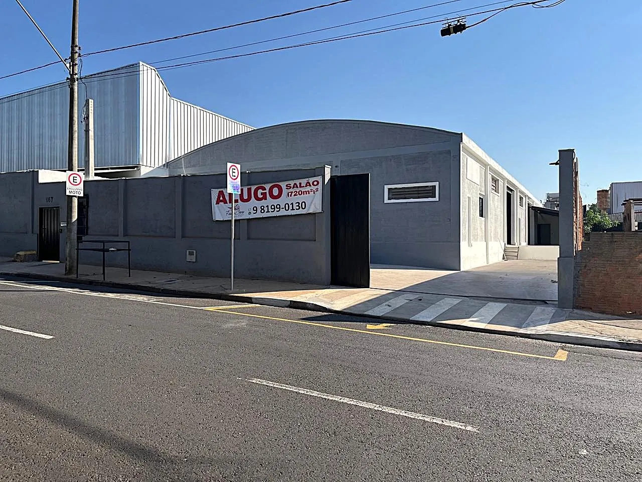Galpão / Depósito / Armazém para aluguel, 720m² — foto 1 de 14