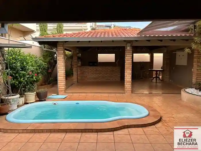Casa de Condomínio com 4 quartos à venda, 385m² — foto 1 de 37