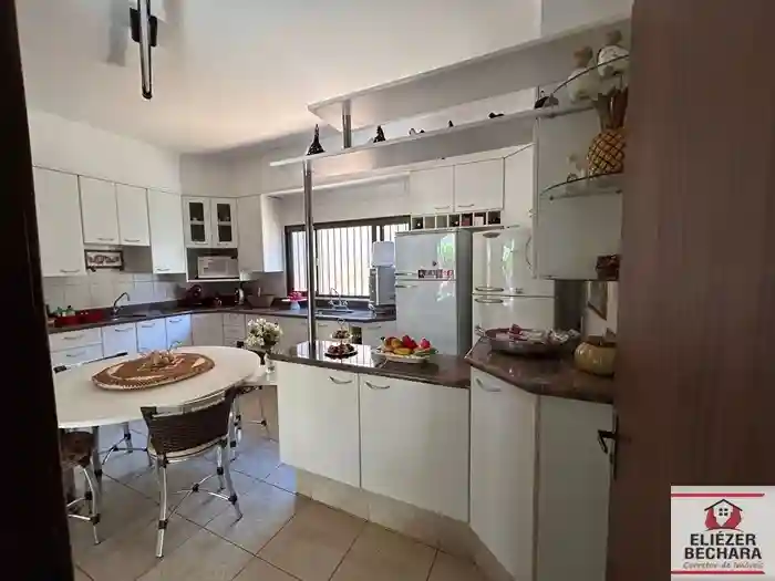 Casa de Condomínio com 4 quartos à venda, 385m² — foto 24 de 37