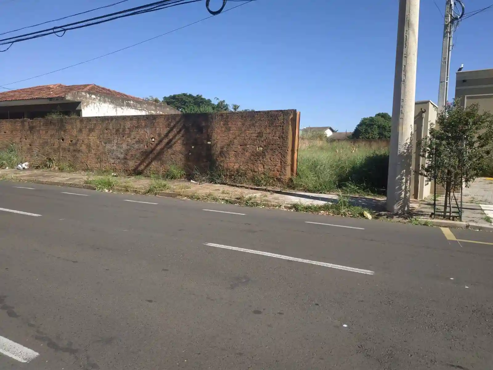 Terreno / Lote / Condomínio à venda, 880m² — foto 2 de 4