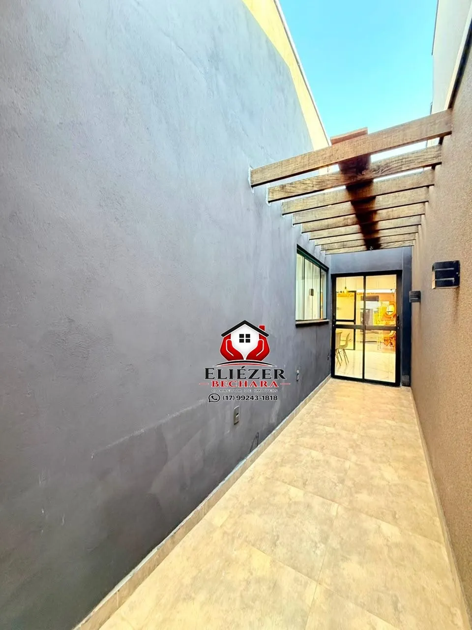Casa com 3 quartos à venda, 120m² — foto 2 de 26