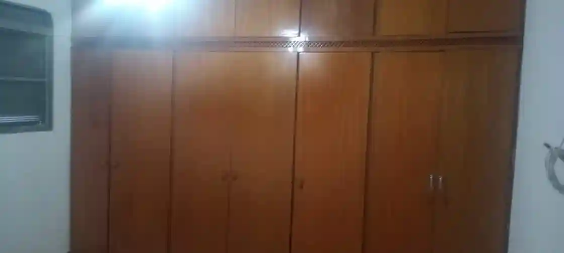 Casa com 3 quartos à venda, 360m² — foto 9 de 10