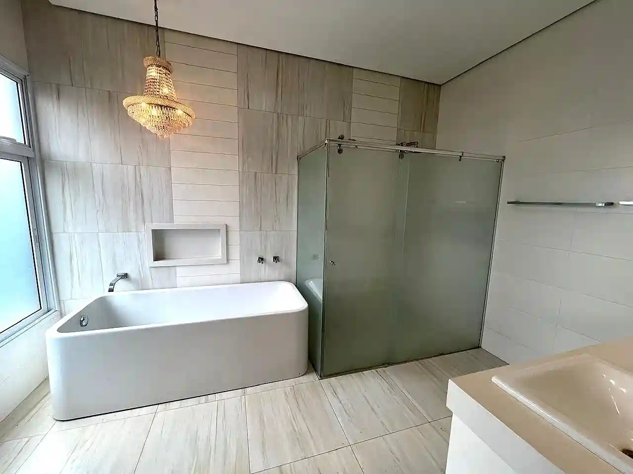 Casa de Condomínio com 3 quartos para aluguel, 300m² — foto 8 de 15