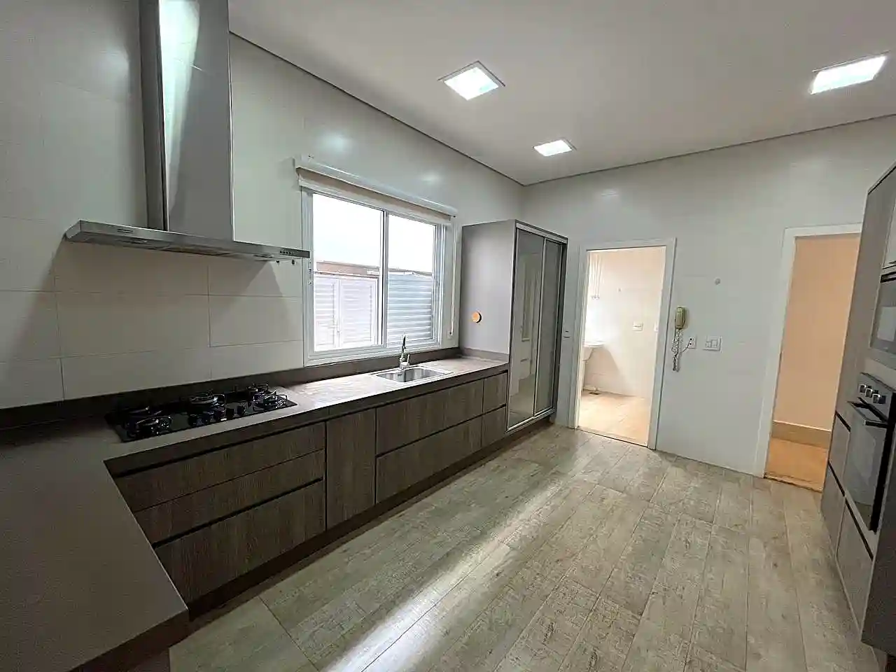 Casa de Condomínio com 3 quartos para aluguel, 300m² — foto 13 de 15