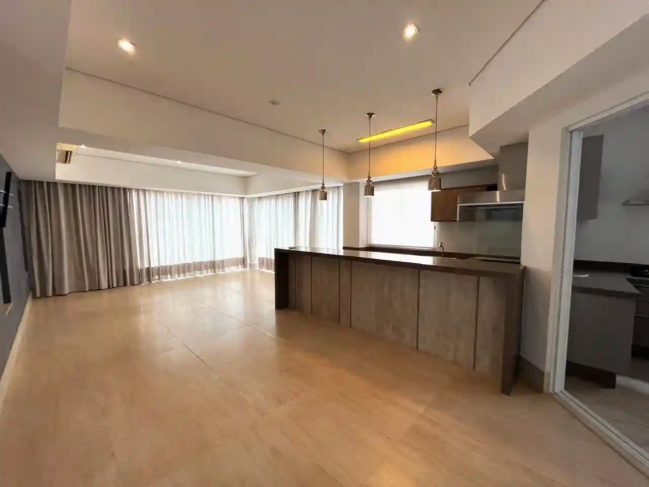 Casa de Condomínio com 3 quartos para aluguel, 300m² — foto 11 de 15
