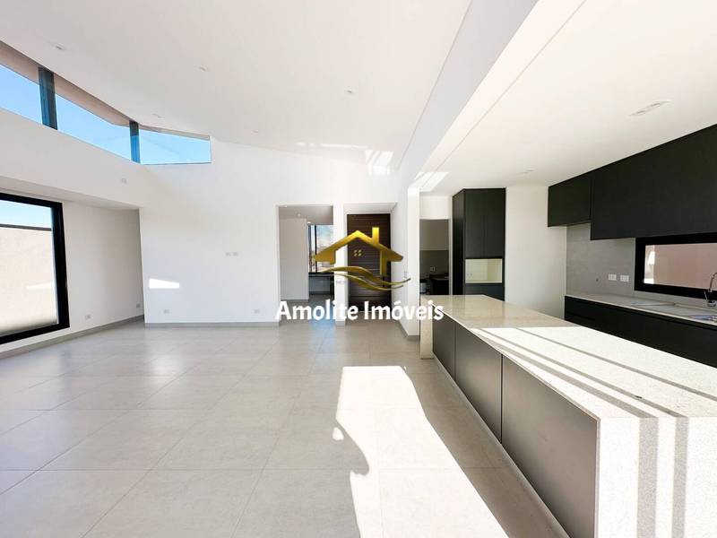 Casa de Condomínio com 3 quartos à venda, 225m² — foto 18 de 21