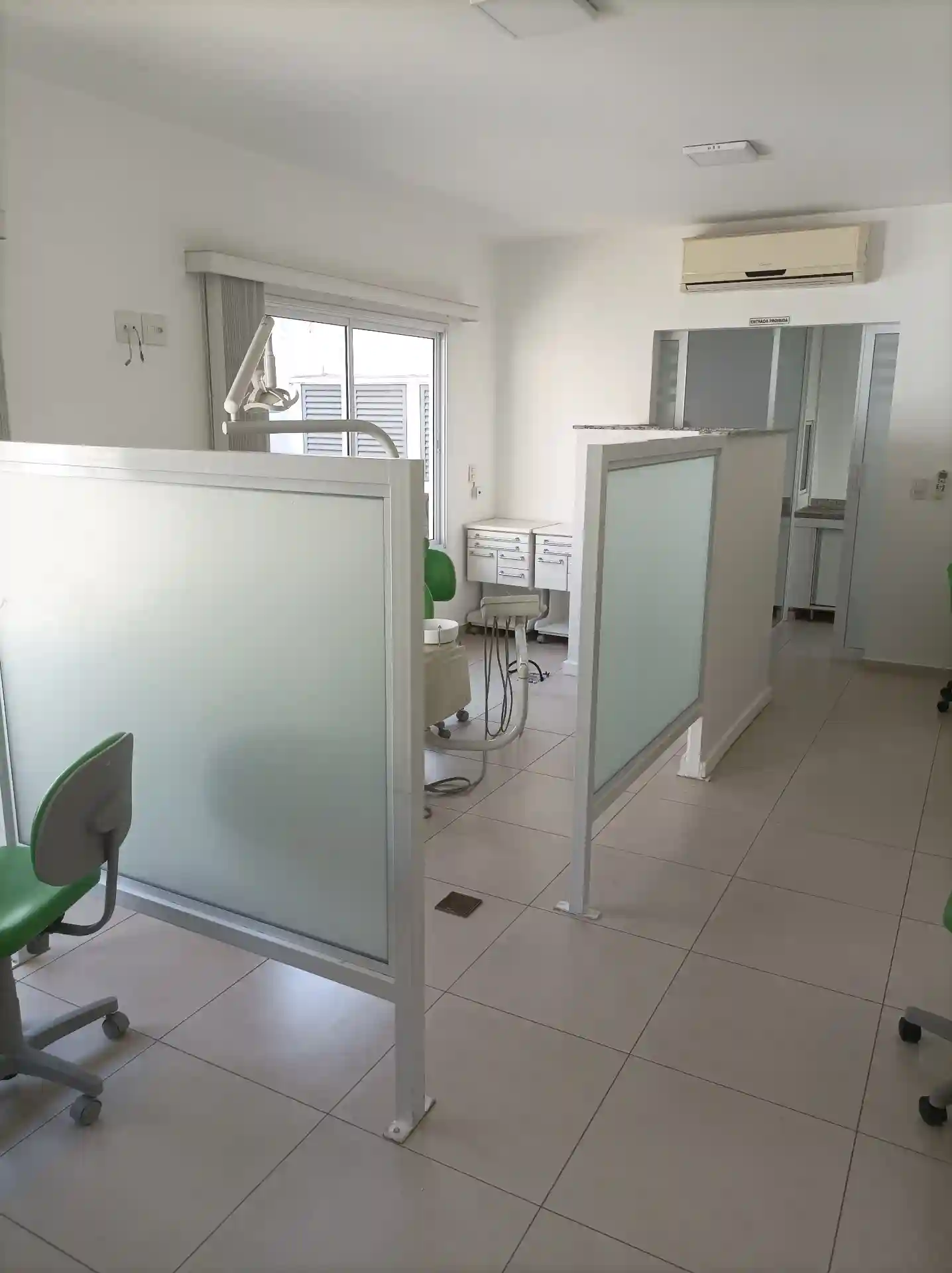 Casa Comercial com 3 quartos para aluguel, 270m² — foto 2 de 5