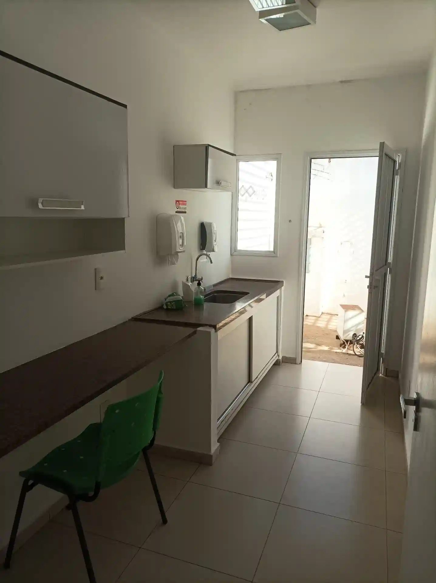 Casa Comercial com 3 quartos para aluguel, 270m² — foto 3 de 5