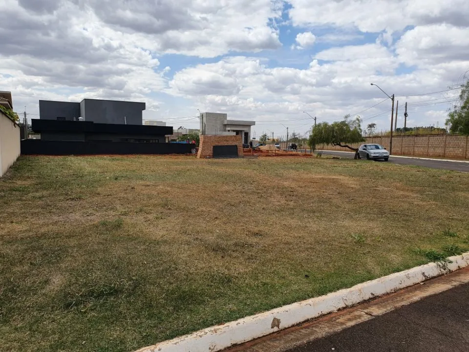 Terreno / Lote / Condomínio à venda — foto 1 de 1