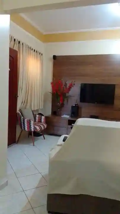 Casa à venda — foto 2 de 10