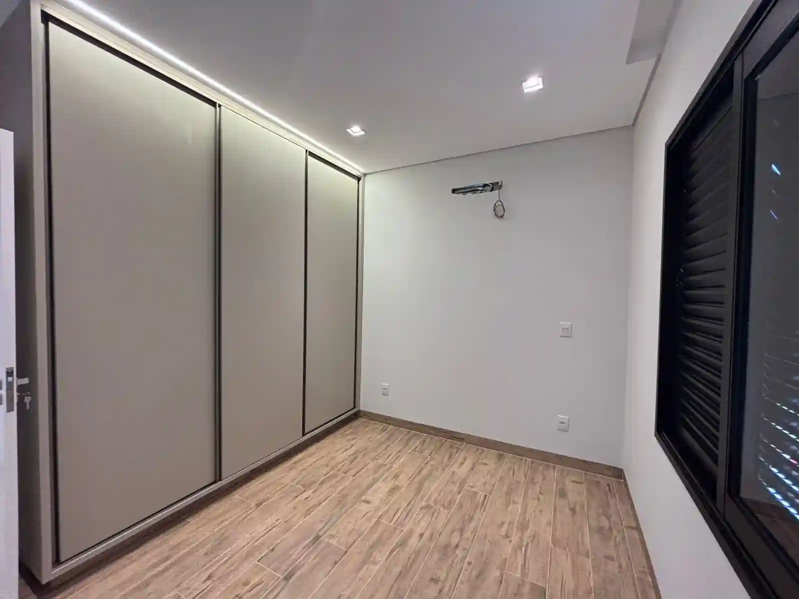 Casa de Condomínio com 4 quartos à venda, 360m² — foto 15 de 43