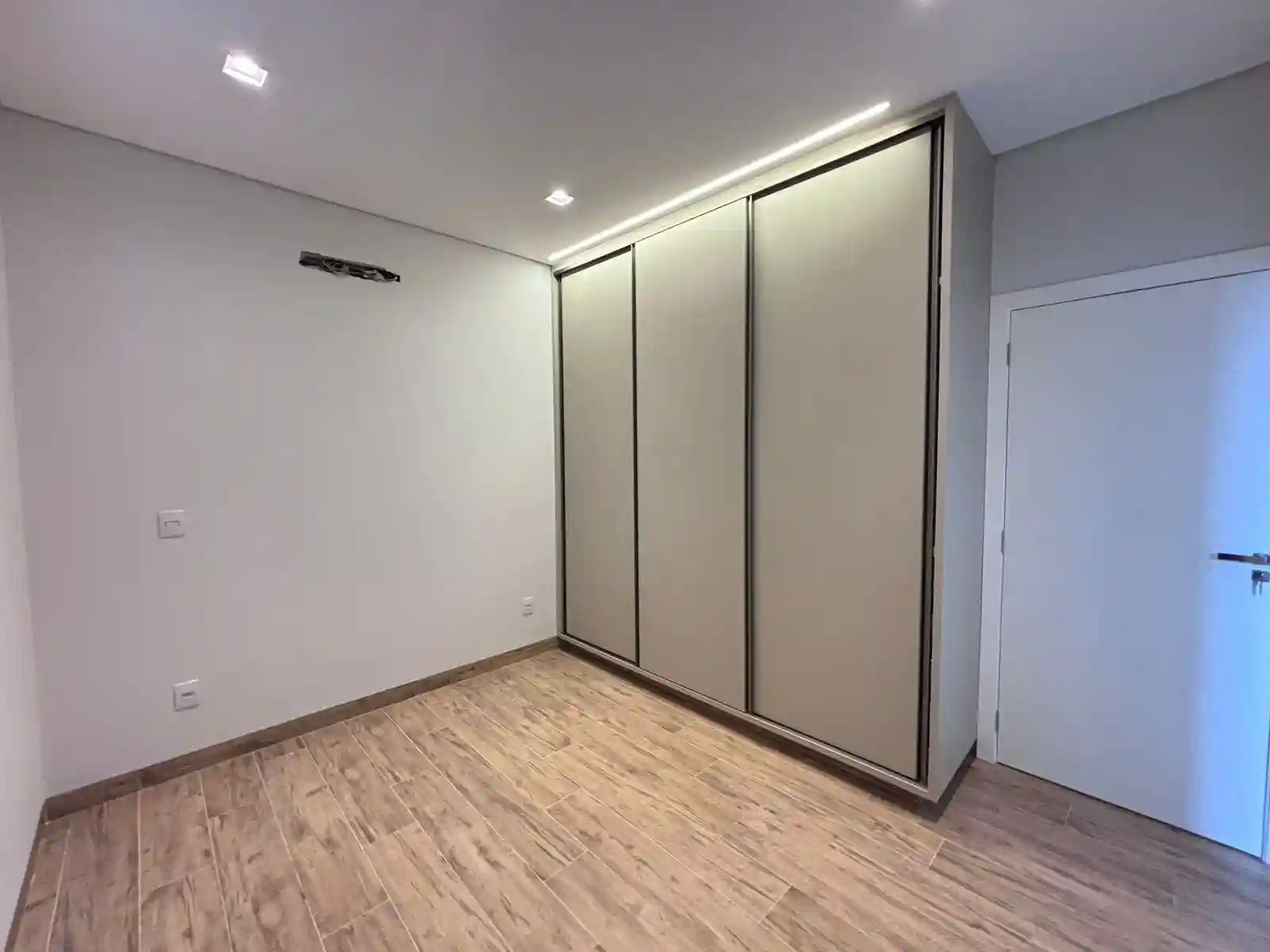 Casa de Condomínio com 4 quartos à venda, 360m² — foto 4 de 43