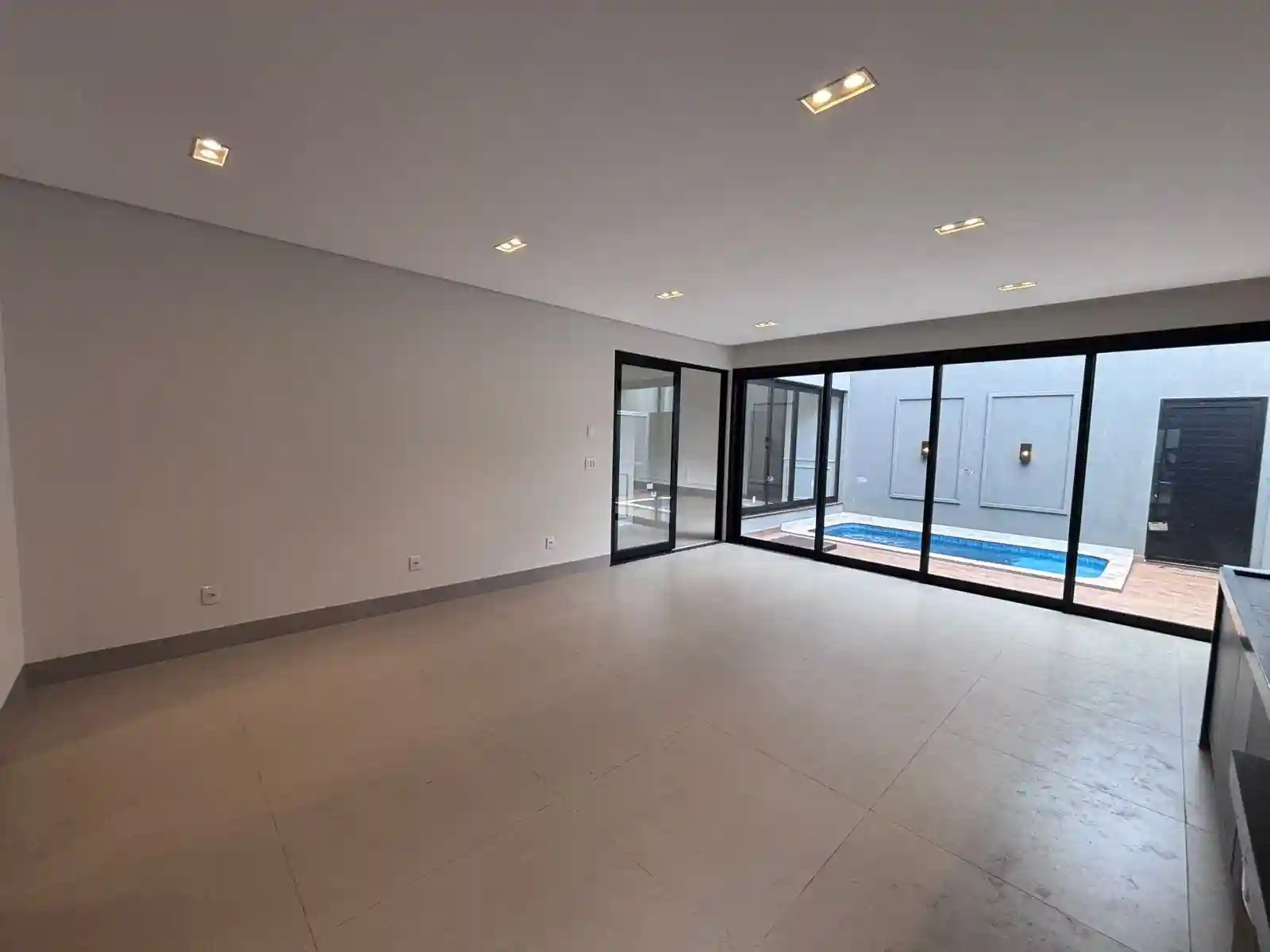 Casa de Condomínio com 4 quartos à venda, 360m² — foto 24 de 43