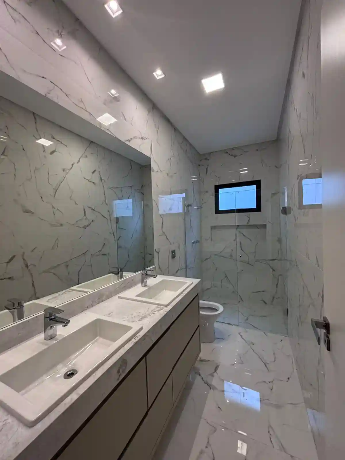 Casa de Condomínio com 4 quartos à venda, 360m² — foto 9 de 43