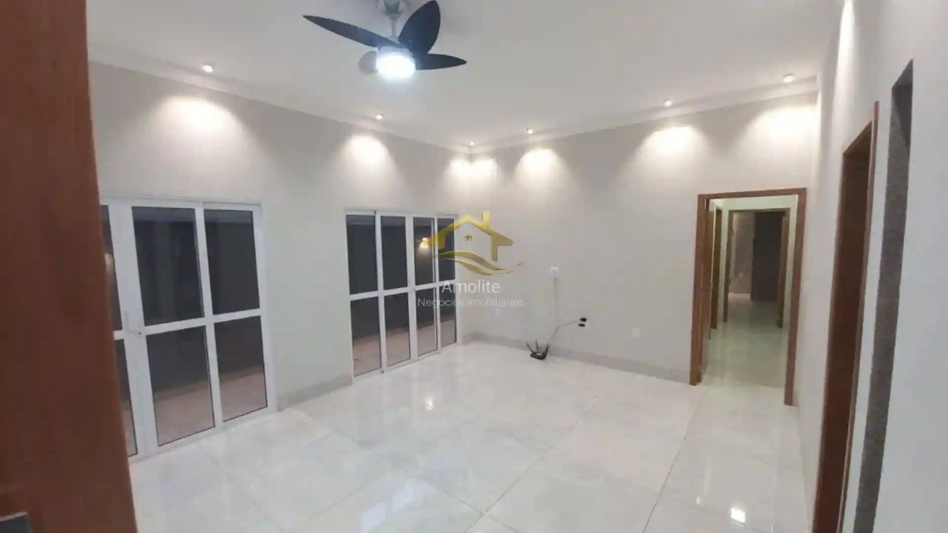 Casa de Condomínio com 3 quartos à venda, 140m² — foto 2 de 20