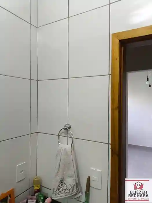 Casa com 2 quartos à venda, 60m² — foto 2 de 7
