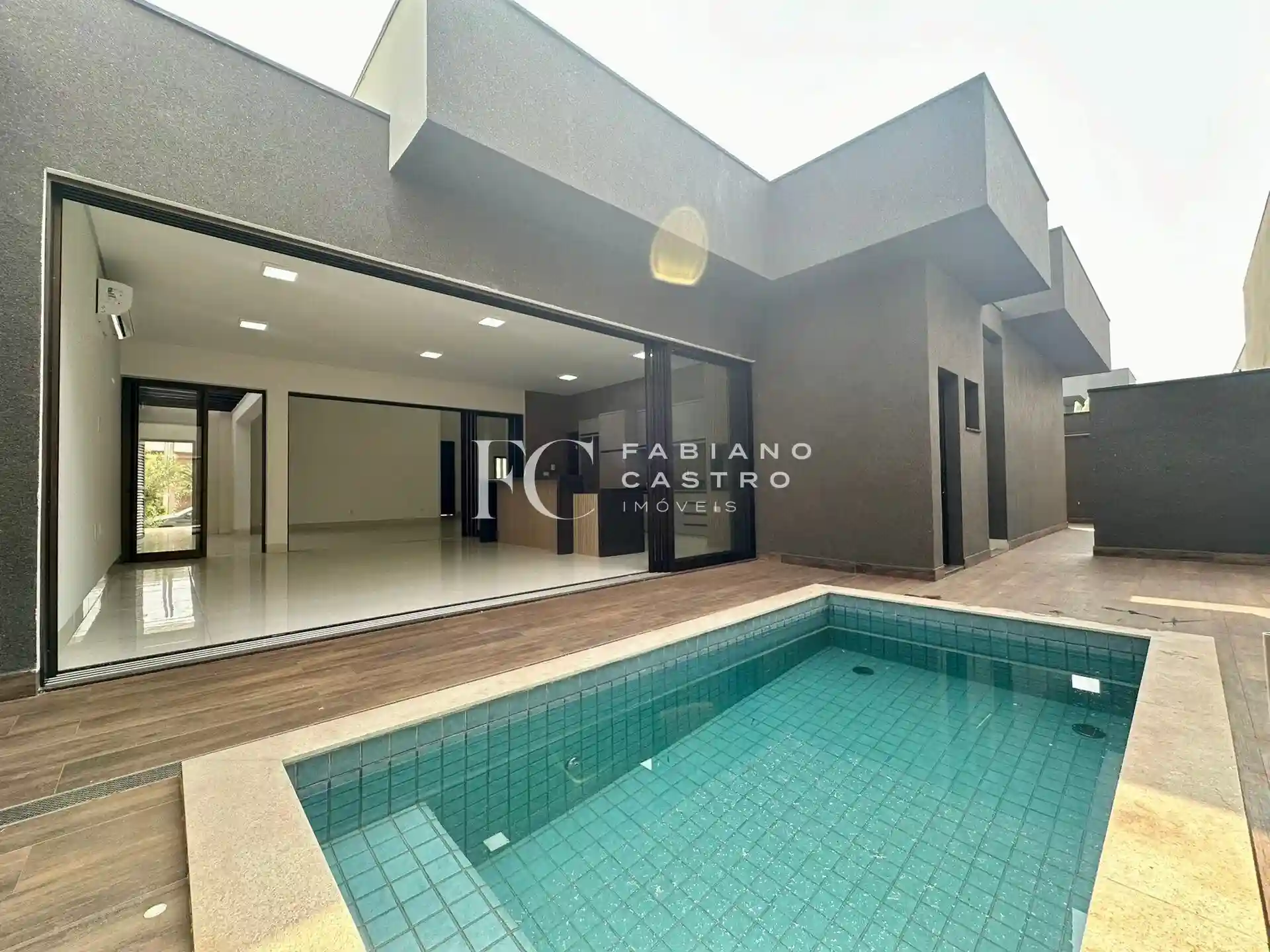 Casa de Condomínio com 3 quartos à venda, 257m² — foto 9 de 18