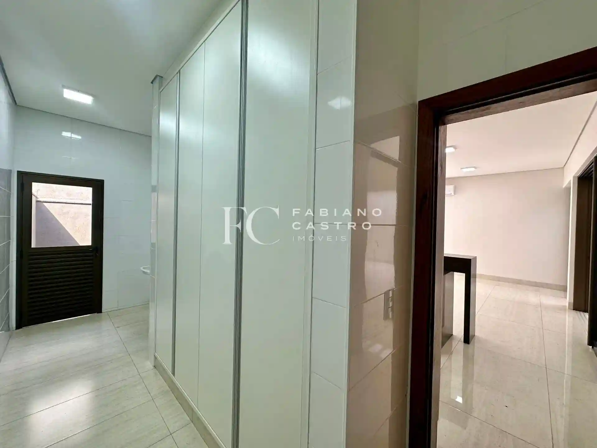 Casa de Condomínio com 3 quartos à venda, 257m² — foto 11 de 18