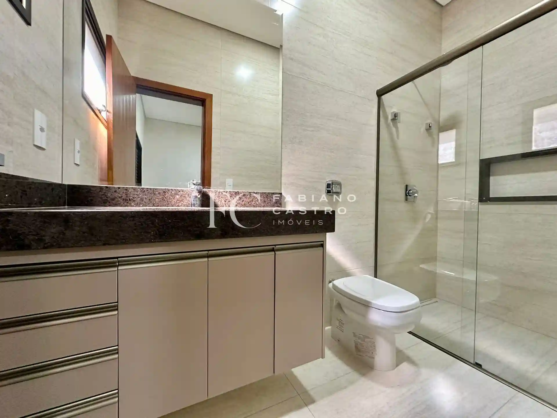 Casa de Condomínio com 3 quartos à venda, 257m² — foto 16 de 18
