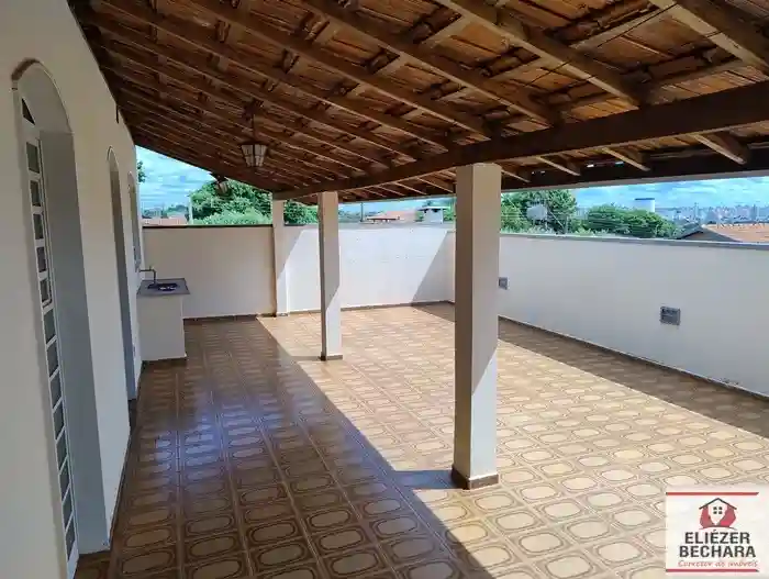 Casa com 3 quartos à venda, 160m² — foto 2 de 54