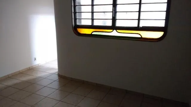 Casa à venda — foto 2 de 2